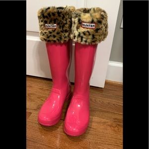 Tall Hunter rain boots with leopard cuff socks